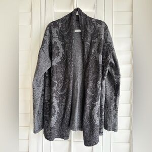 II SISTERS Gray & Black Floral Long Sleeve Cardigan Sweater Size Large